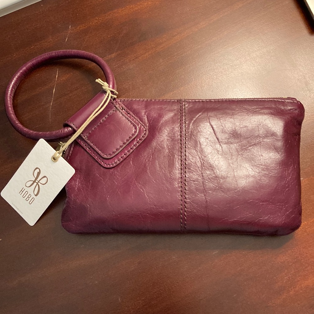 Leaving 9/25! NWT Hobo Sable Wristlet/Clutch - Eggplant